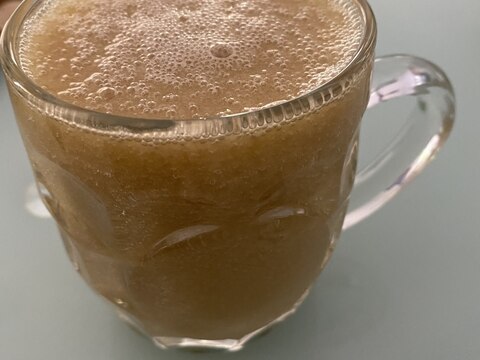 発酵マンゴー・ハニーと緑茶でドリンク